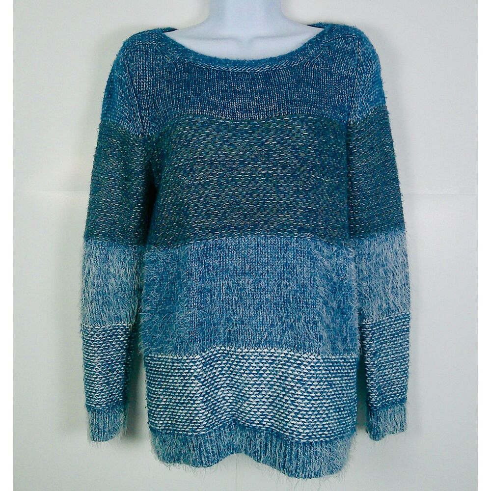 MAC and ME WOMEN BLUE WHITE  & GRAY LONG SLEEVE W/FAUX FUR KNIT SWEATER. SIZE SP